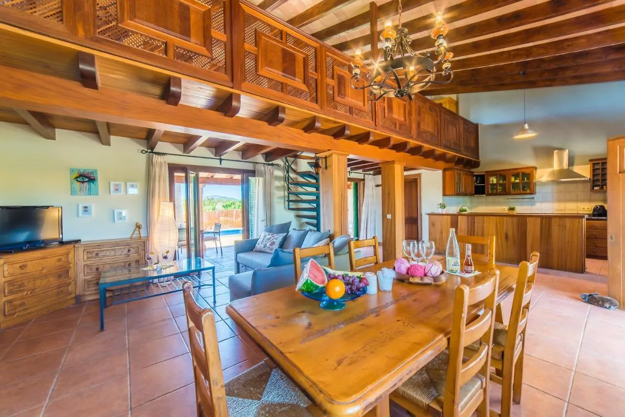 Ideal Property Mallorca - Casa Goya Alcúdia 0*,